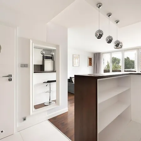 Aleja Waszyngtona Modern Studio דירה *