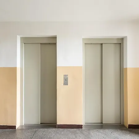Aleja Waszyngtona Modern Studio דירה